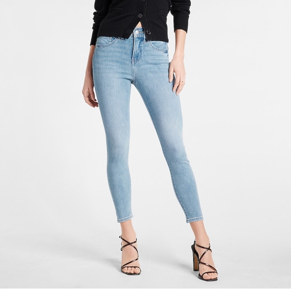 Express Mid Rise Light Wash Cropped Skinny Jeans Size 2